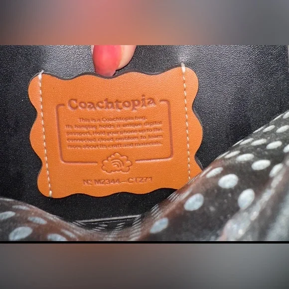 COACH / COACHTOPIA Bag In Perforated Upcrafted Leather - Picture 4 of 4